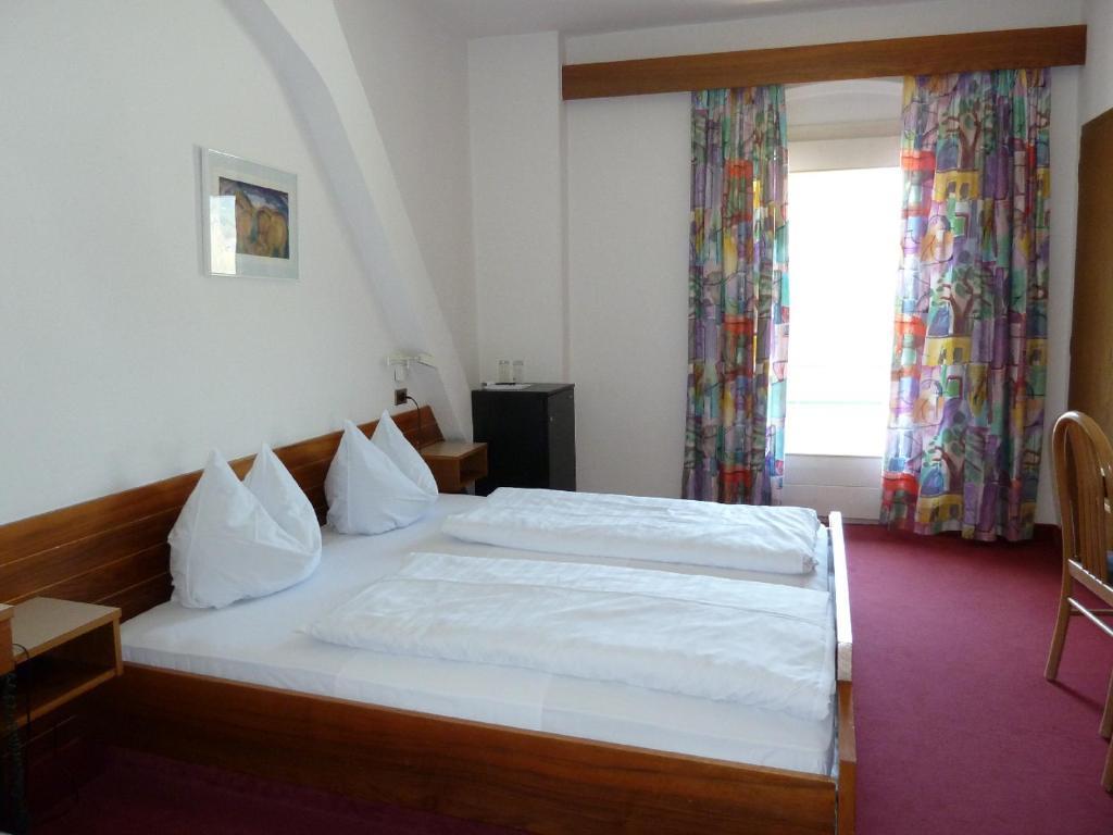 Hotel-Restaurant-Pizzeria Goldrainerhof Phòng bức ảnh