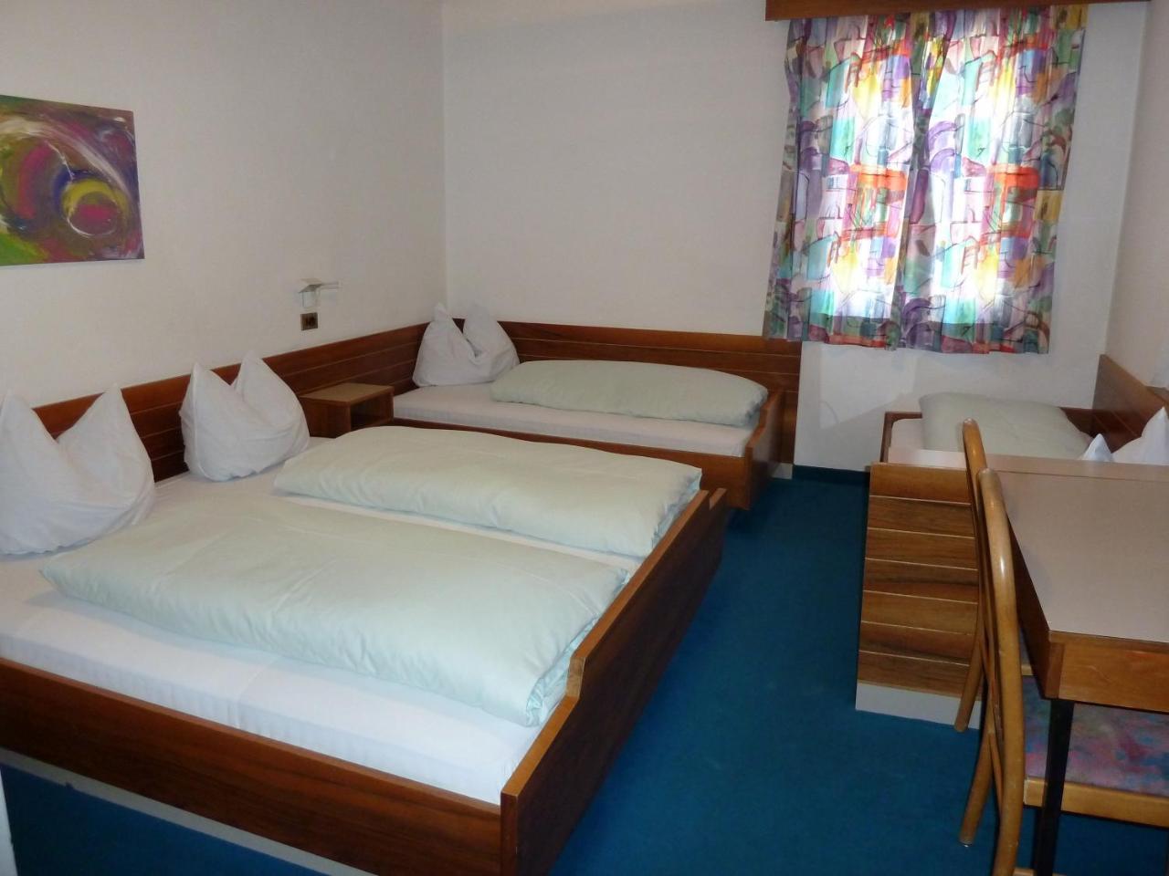 Hotel-Restaurant-Pizzeria Goldrainerhof Ngoại thất bức ảnh